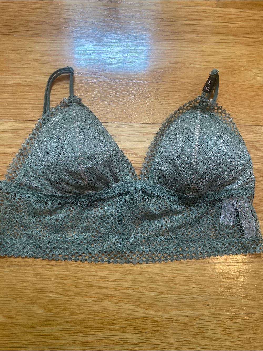 NWT New with Tags Victoria’s Secret Light Green Lace Bralette